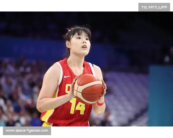 李月汝凭借拼搏精神赢得海外认可征战不易展现中国女篮坚韧力量 李月汝凭借拼搏精神赢得海外认可征战不易展现中国女篮坚韧力量